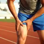 Coureur douleur adducteur face interne cuisse sprint